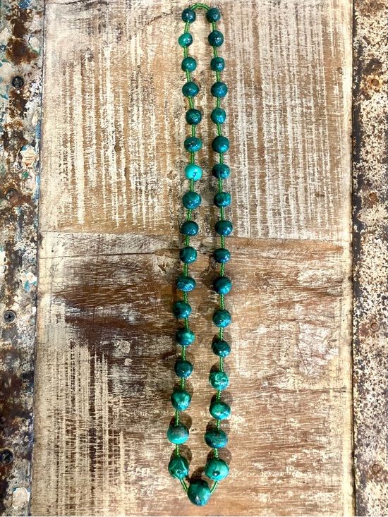 Green Malachite Stone Beaded Necklace Graduated Beads with Glass Bead Spacers - Picture 7 of 10